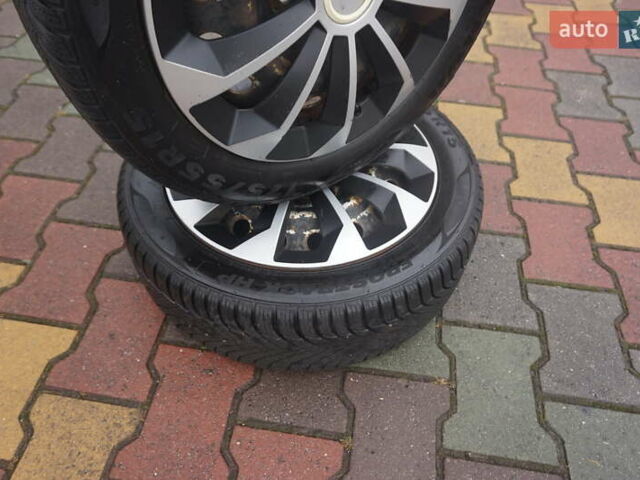 Белый Пежо иOн, объемом двигателя 0 л и пробегом 84 тыс. км за 3550 $, фото 68 на Automoto.ua