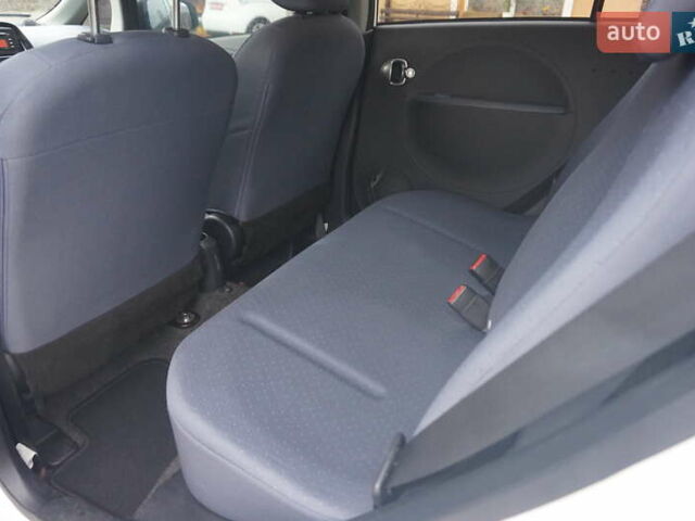 Белый Пежо иOн, объемом двигателя 0 л и пробегом 84 тыс. км за 3550 $, фото 45 на Automoto.ua