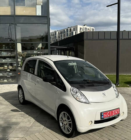 Білий Пежо iOн, об'ємом двигуна 0 л та пробігом 90 тис. км за 3999 $, фото 1 на Automoto.ua