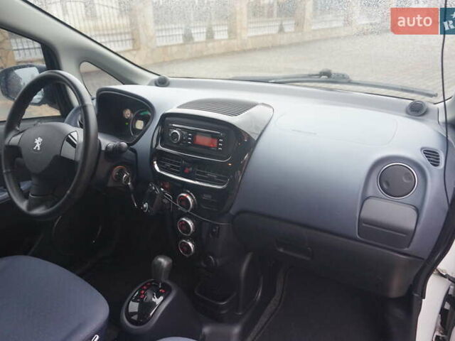 Белый Пежо иOн, объемом двигателя 0 л и пробегом 84 тыс. км за 3550 $, фото 40 на Automoto.ua