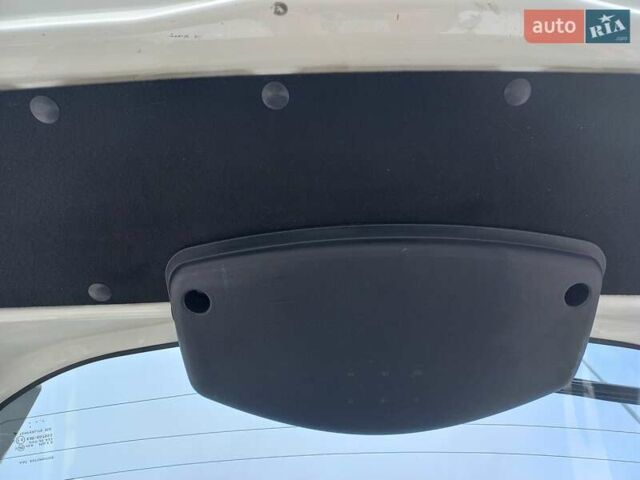 Белый Пежо иOн, объемом двигателя 0 л и пробегом 96 тыс. км за 4500 $, фото 31 на Automoto.ua