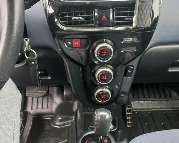 Белый Пежо иOн, объемом двигателя 0 л и пробегом 96 тыс. км за 4500 $, фото 14 на Automoto.ua