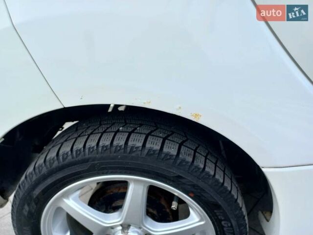 Белый Пежо иOн, объемом двигателя 0 л и пробегом 96 тыс. км за 4500 $, фото 46 на Automoto.ua