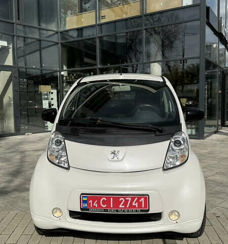 Білий Пежо iOн, об'ємом двигуна 0 л та пробігом 90 тис. км за 3999 $, фото 10 на Automoto.ua