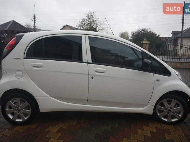Белый Пежо иOн, объемом двигателя 0 л и пробегом 84 тыс. км за 3550 $, фото 15 на Automoto.ua