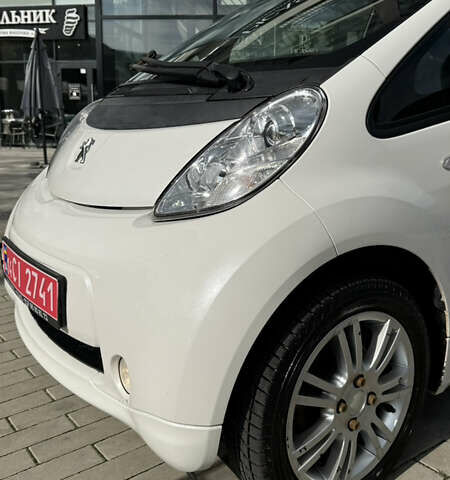 Білий Пежо iOн, об'ємом двигуна 0 л та пробігом 90 тис. км за 3999 $, фото 5 на Automoto.ua