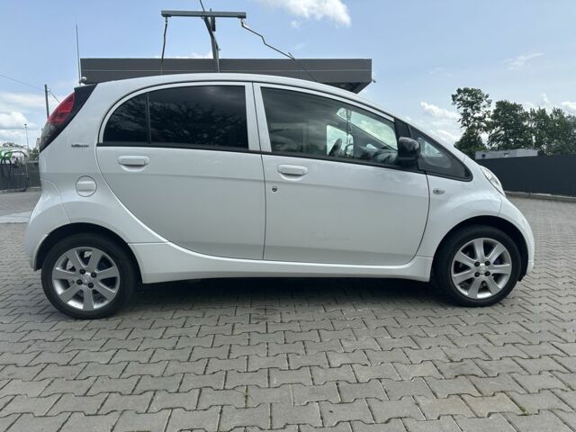 Белый Пежо иOн, объемом двигателя 0 л и пробегом 97 тыс. км за 4500 $, фото 1 на Automoto.ua