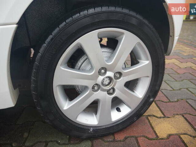 Белый Пежо иOн, объемом двигателя 0 л и пробегом 84 тыс. км за 3550 $, фото 55 на Automoto.ua