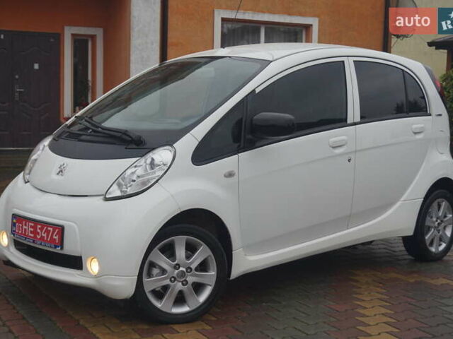 Белый Пежо иOн, объемом двигателя 0 л и пробегом 84 тыс. км за 3550 $, фото 1 на Automoto.ua