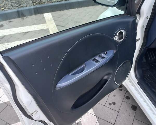 Белый Пежо иOн, объемом двигателя 0 л и пробегом 96 тыс. км за 4500 $, фото 9 на Automoto.ua