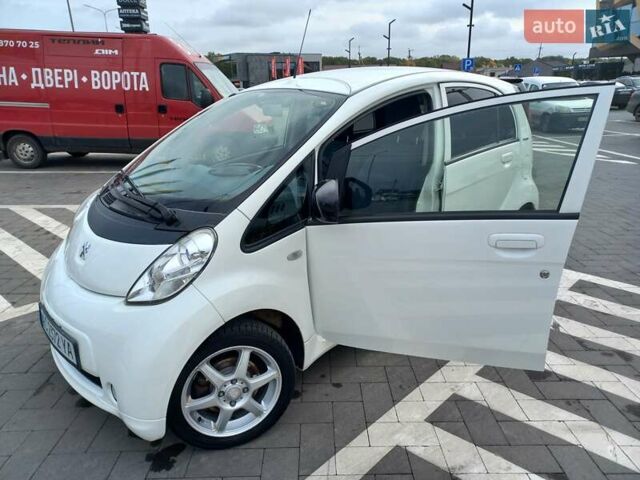 Белый Пежо иOн, объемом двигателя 0 л и пробегом 96 тыс. км за 4500 $, фото 33 на Automoto.ua