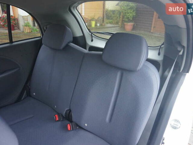 Белый Пежо иOн, объемом двигателя 0 л и пробегом 84 тыс. км за 3550 $, фото 46 на Automoto.ua