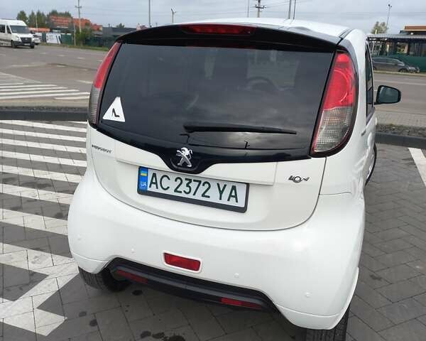 Белый Пежо иOн, объемом двигателя 0 л и пробегом 96 тыс. км за 4500 $, фото 4 на Automoto.ua
