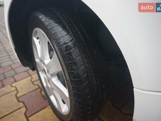 Белый Пежо иOн, объемом двигателя 0 л и пробегом 84 тыс. км за 3550 $, фото 53 на Automoto.ua