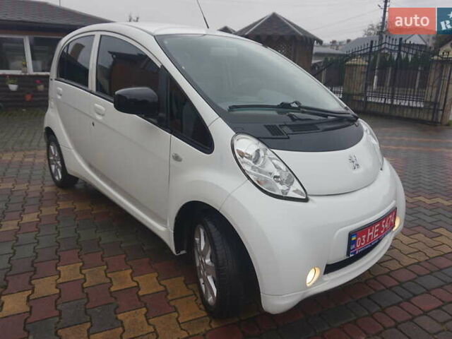 Белый Пежо иOн, объемом двигателя 0 л и пробегом 84 тыс. км за 3550 $, фото 14 на Automoto.ua