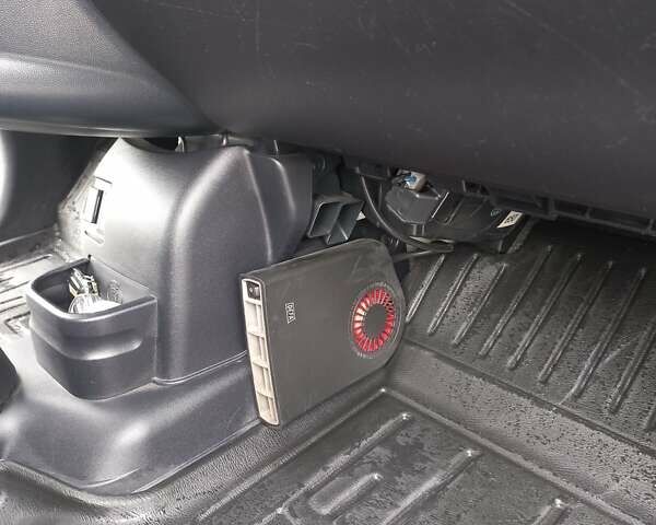 Белый Пежо иOн, объемом двигателя 0 л и пробегом 96 тыс. км за 4500 $, фото 39 на Automoto.ua