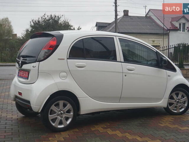 Белый Пежо иOн, объемом двигателя 0 л и пробегом 84 тыс. км за 3550 $, фото 6 на Automoto.ua