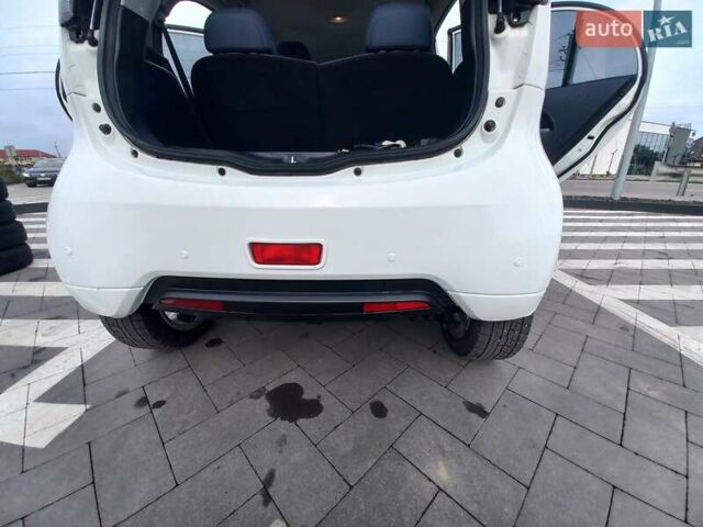 Белый Пежо иOн, объемом двигателя 0 л и пробегом 96 тыс. км за 4500 $, фото 20 на Automoto.ua