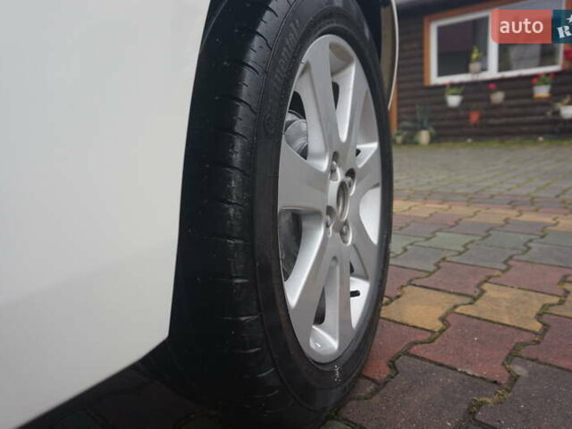 Белый Пежо иOн, объемом двигателя 0 л и пробегом 84 тыс. км за 3550 $, фото 54 на Automoto.ua