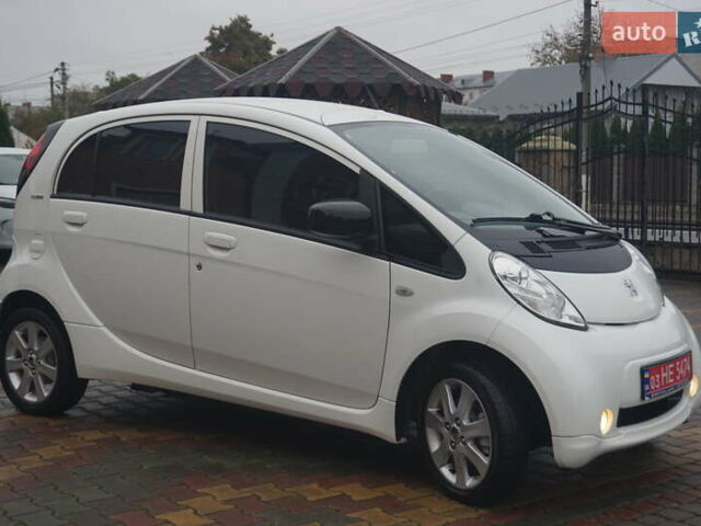 Белый Пежо иOн, объемом двигателя 0 л и пробегом 84 тыс. км за 3550 $, фото 4 на Automoto.ua