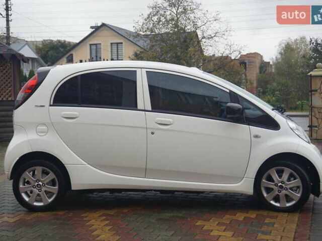 Белый Пежо иOн, объемом двигателя 0 л и пробегом 84 тыс. км за 3550 $, фото 5 на Automoto.ua