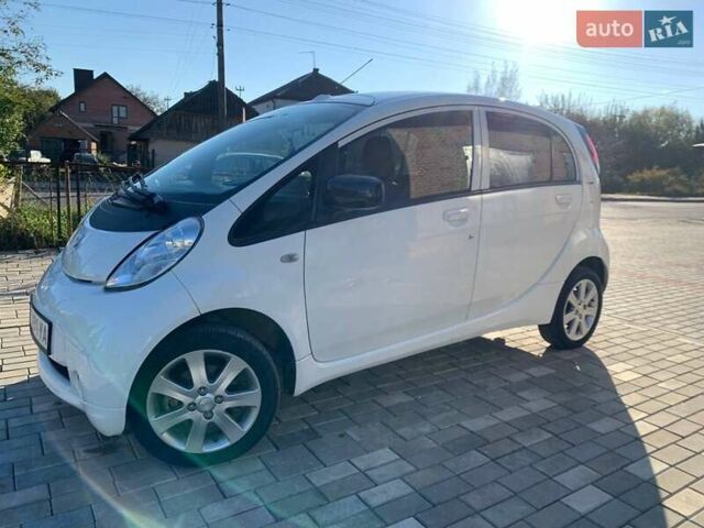 Білий Пежо iOн, об'ємом двигуна 0 л та пробігом 61 тис. км за 5000 $, фото 2 на Automoto.ua
