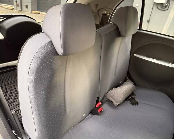 Белый Пежо иOн, объемом двигателя 0 л и пробегом 80 тыс. км за 4500 $, фото 32 на Automoto.ua