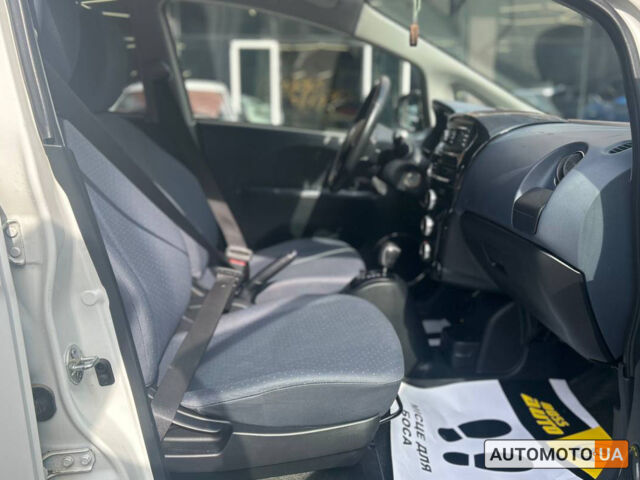 Білий Пежо iOн, об'ємом двигуна 16 л та пробігом 81 тис. км за 6200 $, фото 19 на Automoto.ua