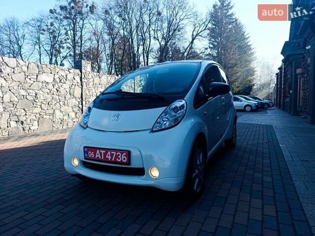 Белый Пежо иOн, объемом двигателя 0 л и пробегом 69 тыс. км за 4299 $, фото 10 на Automoto.ua