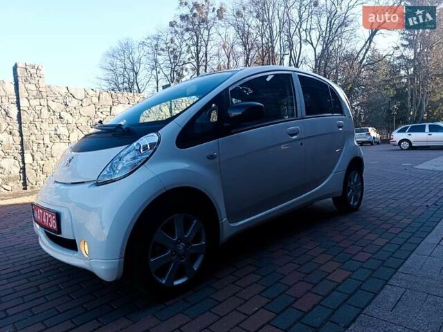 Белый Пежо иOн, объемом двигателя 0 л и пробегом 69 тыс. км за 4299 $, фото 8 на Automoto.ua