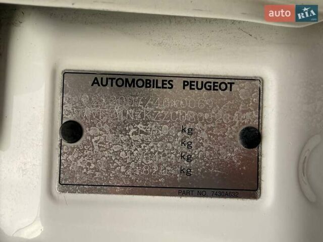 Белый Пежо иOн, объемом двигателя 0 л и пробегом 80 тыс. км за 4500 $, фото 48 на Automoto.ua