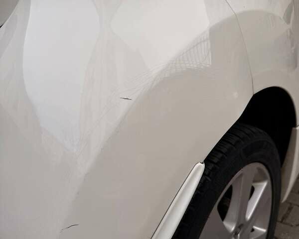 Белый Пежо иOн, объемом двигателя 0 л и пробегом 80 тыс. км за 4500 $, фото 10 на Automoto.ua