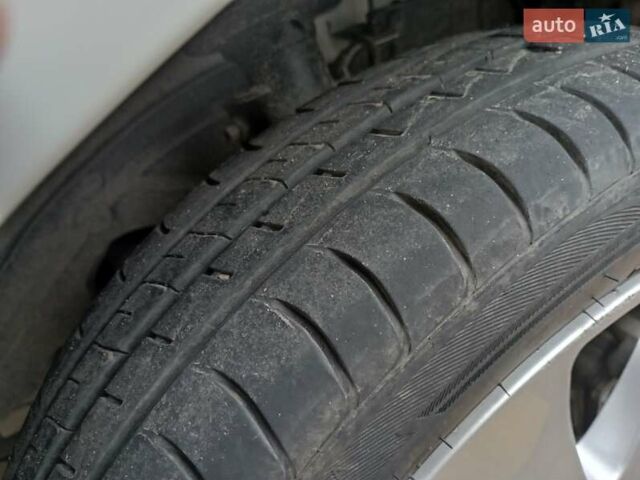 Білий Пежо iOн, об'ємом двигуна 0 л та пробігом 59 тис. км за 5200 $, фото 11 на Automoto.ua