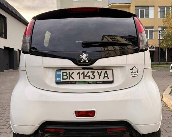 Белый Пежо иOн, объемом двигателя 0 л и пробегом 80 тыс. км за 4500 $, фото 5 на Automoto.ua