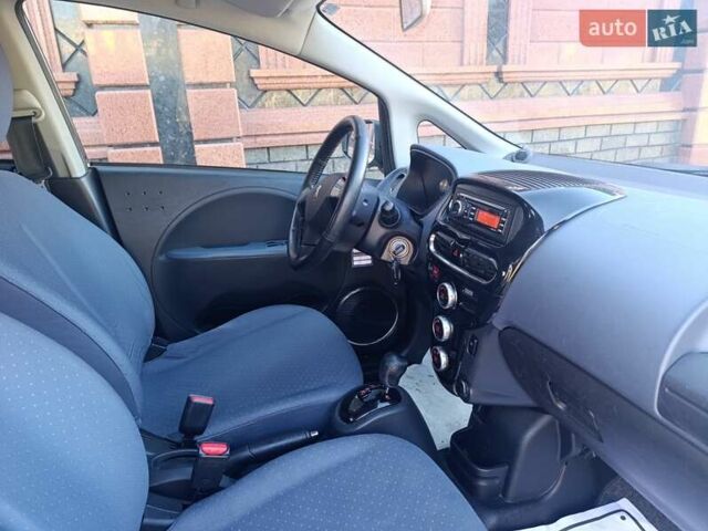 Белый Пежо иOн, объемом двигателя 0 л и пробегом 69 тыс. км за 4299 $, фото 13 на Automoto.ua