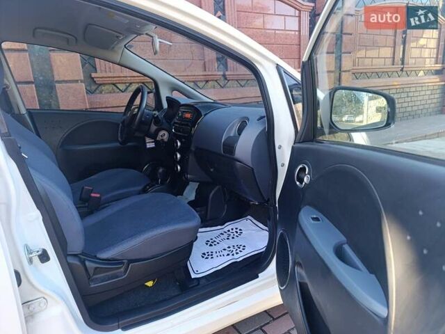 Белый Пежо иOн, объемом двигателя 0 л и пробегом 69 тыс. км за 4299 $, фото 14 на Automoto.ua