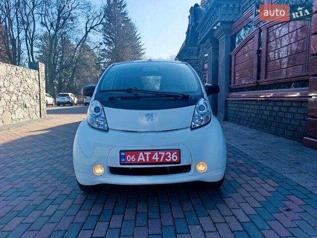 Белый Пежо иOн, объемом двигателя 0 л и пробегом 69 тыс. км за 4299 $, фото 1 на Automoto.ua