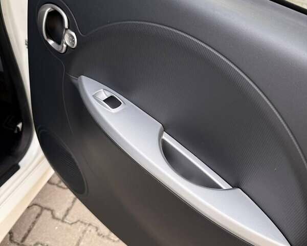 Белый Пежо иOн, объемом двигателя 0 л и пробегом 80 тыс. км за 4500 $, фото 21 на Automoto.ua