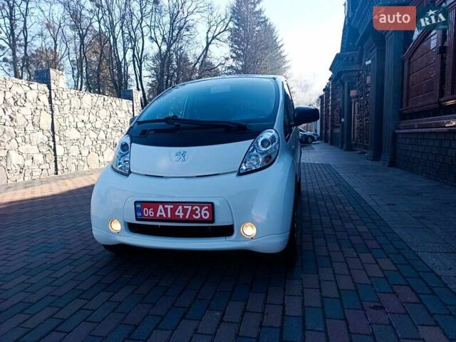 Белый Пежо иOн, объемом двигателя 0 л и пробегом 69 тыс. км за 4299 $, фото 11 на Automoto.ua