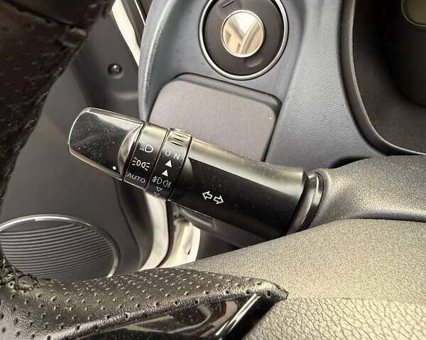 Белый Пежо иOн, объемом двигателя 0 л и пробегом 80 тыс. км за 4500 $, фото 42 на Automoto.ua