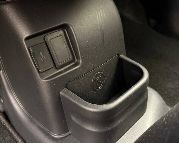 Белый Пежо иOн, объемом двигателя 0 л и пробегом 80 тыс. км за 4500 $, фото 47 на Automoto.ua