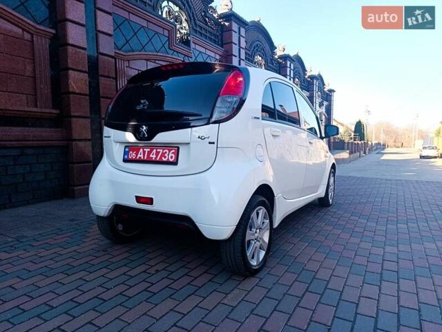Белый Пежо иOн, объемом двигателя 0 л и пробегом 69 тыс. км за 4299 $, фото 6 на Automoto.ua