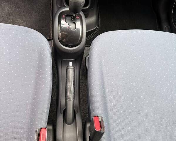 Белый Пежо иOн, объемом двигателя 0 л и пробегом 80 тыс. км за 4500 $, фото 39 на Automoto.ua