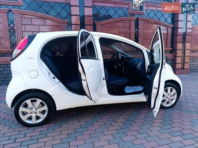 Белый Пежо иOн, объемом двигателя 0 л и пробегом 69 тыс. км за 4299 $, фото 16 на Automoto.ua