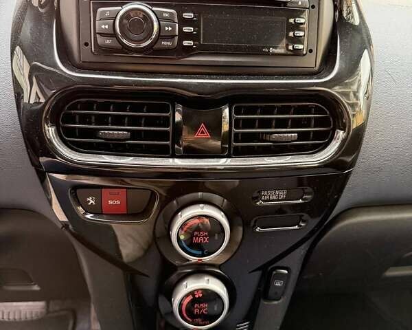 Белый Пежо иOн, объемом двигателя 0 л и пробегом 80 тыс. км за 4500 $, фото 28 на Automoto.ua