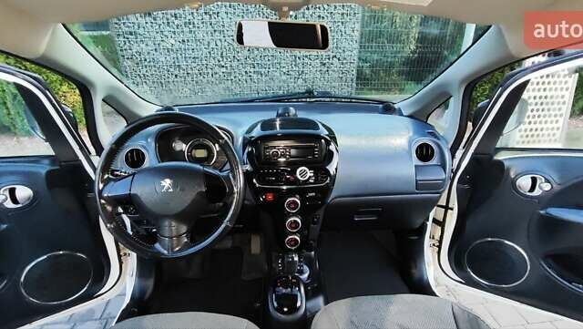 Белый Пежо иOн, объемом двигателя 0 л и пробегом 102 тыс. км за 4500 $, фото 9 на Automoto.ua