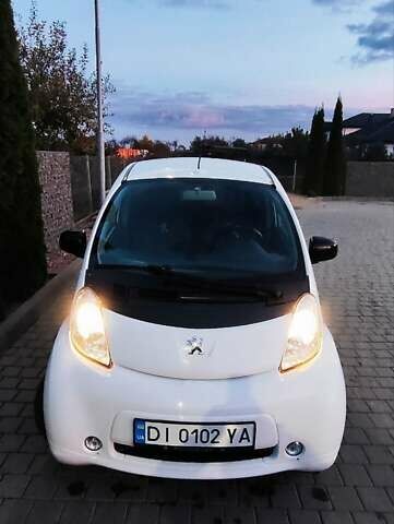 Белый Пежо иOн, объемом двигателя 0 л и пробегом 102 тыс. км за 4500 $, фото 31 на Automoto.ua