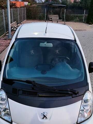 Белый Пежо иOн, объемом двигателя 0 л и пробегом 102 тыс. км за 4500 $, фото 25 на Automoto.ua