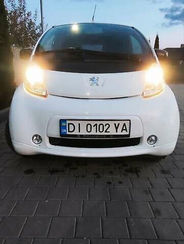 Белый Пежо иOн, объемом двигателя 0 л и пробегом 102 тыс. км за 4500 $, фото 29 на Automoto.ua