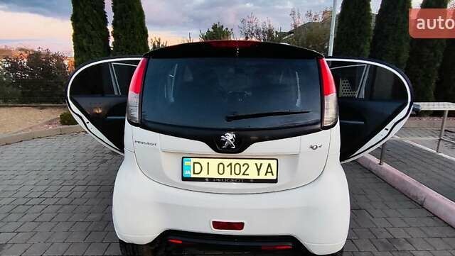 Белый Пежо иOн, объемом двигателя 0 л и пробегом 102 тыс. км за 4500 $, фото 8 на Automoto.ua